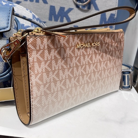 MICHAEL KORS
Jet Set Lg Ombré Logo Double-Zip Wristlet-Wallet-Phone Case Holder - Picture 1 of 16
